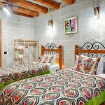 Atax Cave House Готель типу 