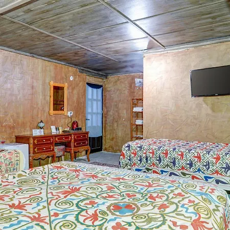 Bed and Breakfast Atax Cave House