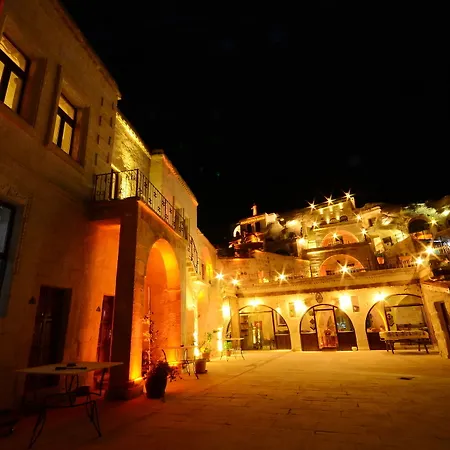 Atax Cave House Bed and Breakfast *