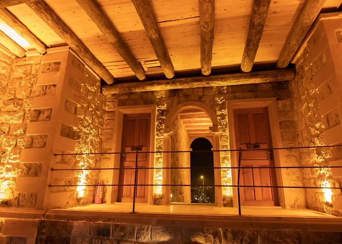 Bed and breakfast Atax Cave House *